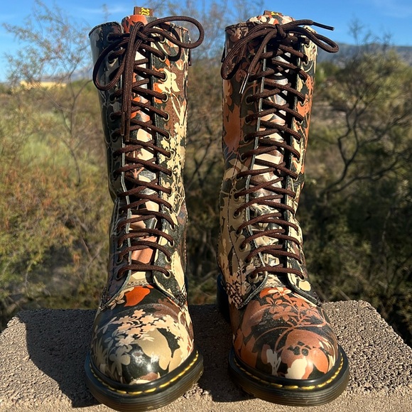 Dr. Martens Fall Floral Tall 14 Eye Pointed Toe Cery Lace Up & Zippered Boots - Picture 3 of 17